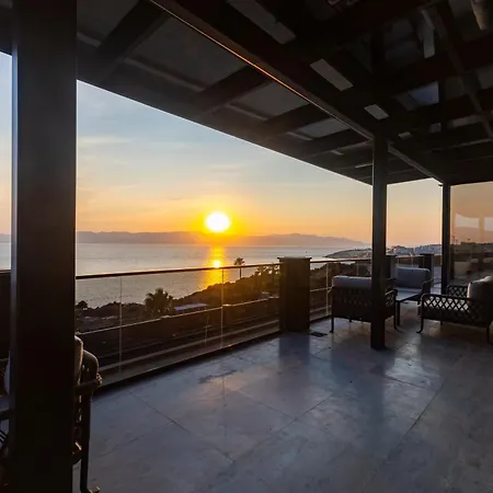 The Nowness Luxury & Adulty Only 4* Cesme