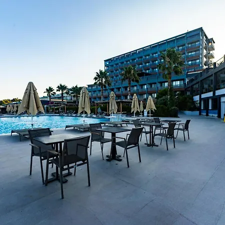 The Nowness Luxury & Adulty Only Отель Кешме